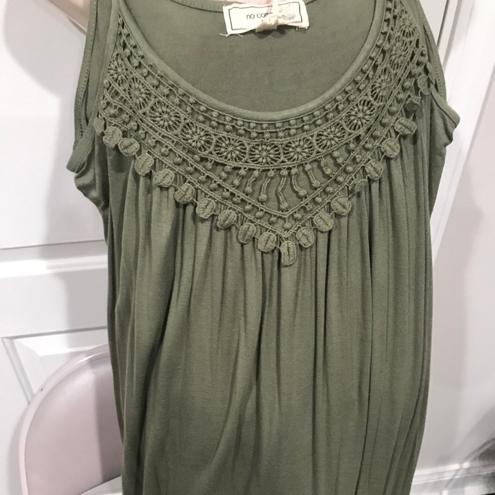 Dresses - Picture 3 of 6